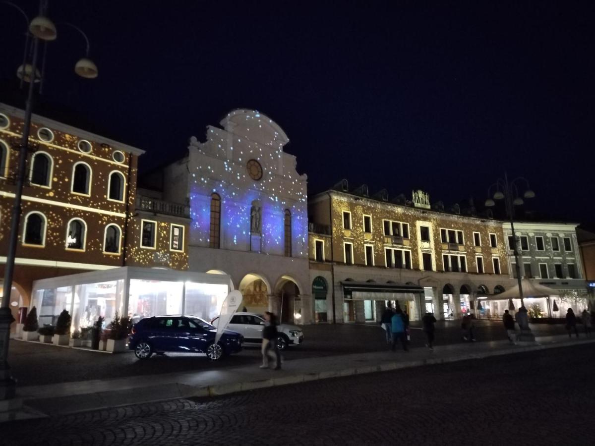 Il Vicolo_Carinissimo Appartamento In Centro Storico, Zona Giorno Mansardata Μπελούνο Εξωτερικό φωτογραφία